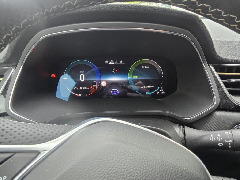 Renault Captur (2) E-Tech engineered full hybrid 145