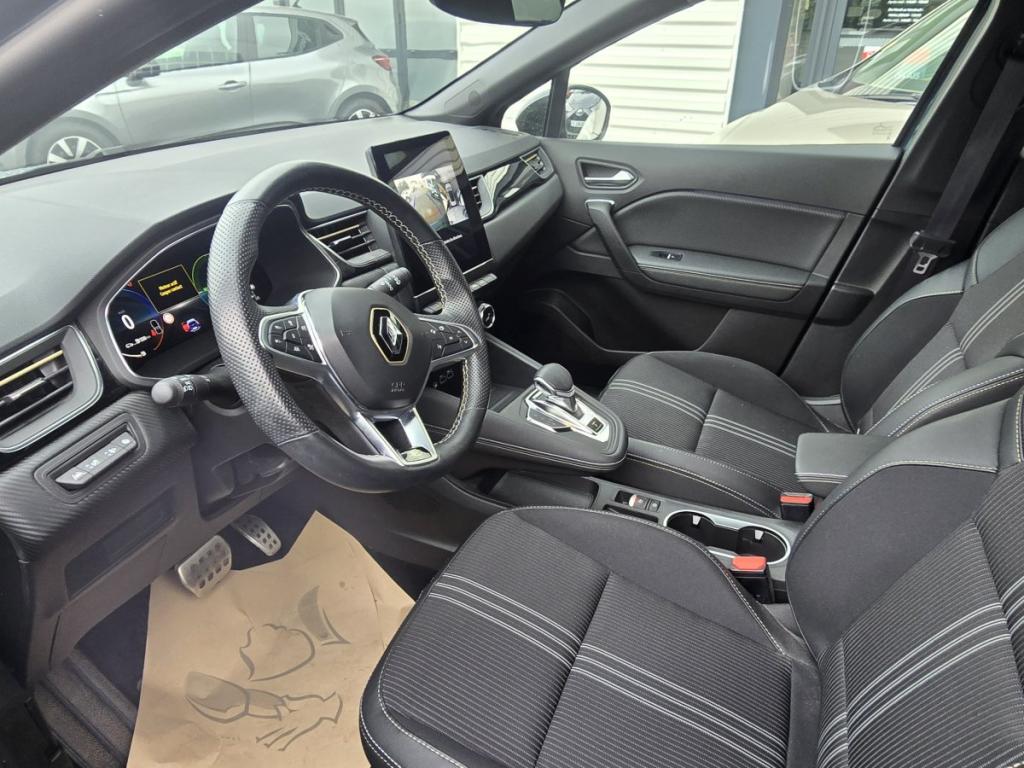 Renault Captur (2) E-Tech engineered full hybrid 145