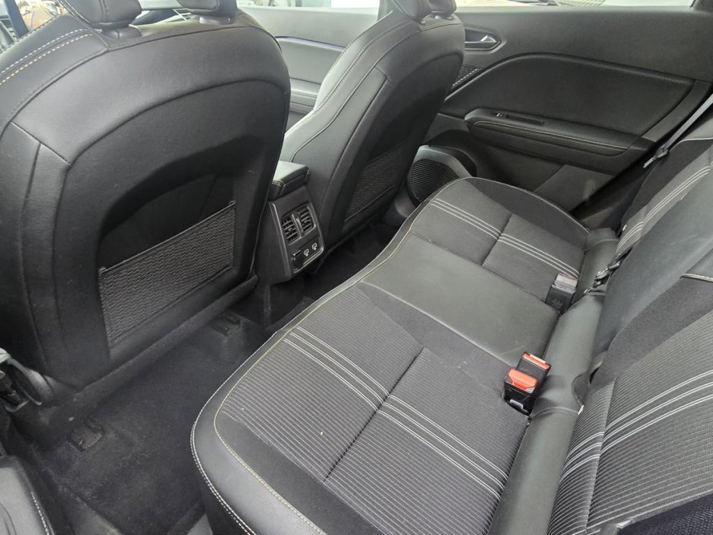 Renault Captur (2) E-Tech engineered full hybrid 145