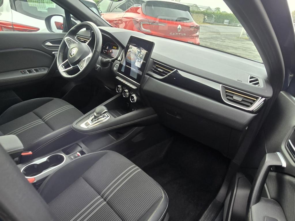 Renault Captur (2) E-Tech engineered full hybrid 145